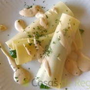 Receta de Rollitos de pasta con pollo y canónigos Receta de Rollitos de pasta con pollo y canónigos