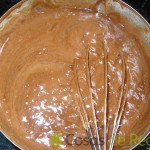 05- Mezclamos cuidadosamente el chocolate con os huevos
