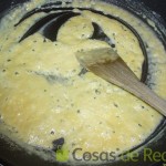 03- Hacemos una pasta y cocemos para que la harina pierda el sabor
