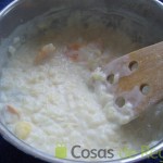 03- Cocemos el arroz con la leche hasta tener el punto