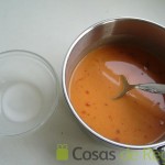 04- Juntamos la Maizena diluida con el resto de ingredientes de la salsa agridulce