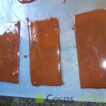 03- Extendemos el chocolate sobre las láminas de plástico