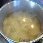 03- Cocemos las patatas en el agua de tomillo