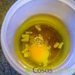 03- Colocamos los ingredientes de la muselina de miel en un vaso de batidora