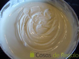 07- La base del helado de yogur ya preparada