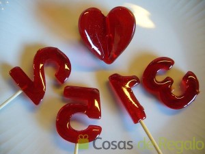 28- Piruletas de caramelo para los Cupcakes de San Valentín