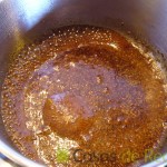 08- Reducimos la salsa de cilantro, sésamo y miel hasta la textura de jarabe