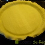 02 - Colocamos la masa brisa sobre un molde de tarta