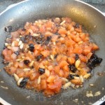 04 - Incorporamos el tomate limpio y cortado a trozos pequeños