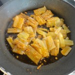 06 - Salteamos las pencas con el ajo y pimentón