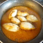 10 - Terminamos cociendo los calamares rellenos en la salsa