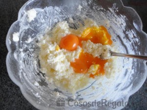 02 - Añadimos las yemas de huevo
