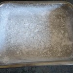 02 - Engrasamos el molde y espolvoreamos azúcar glass