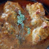 Receta de Manitas de cerdo con chorizo y almendras