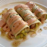 Receta de Rollitos de langostino con aguacate y salmón