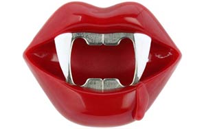 Abrebotellas con dientes de vampiro