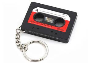 Llavero grabador con forma de cinta de casete