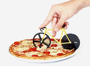 Cortador de pizzas con forma de bicicleta