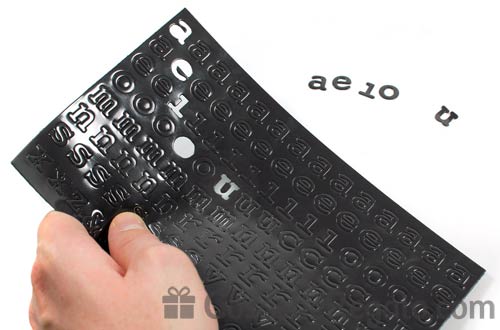 Escribe mensajes en tu nevera con el abecedario magnético