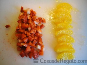 03 - La naranja y las fresas cortadas