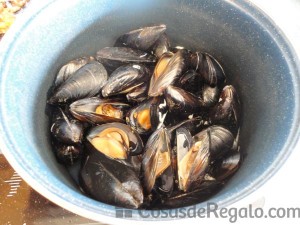 02 - Cocemos los mejillones hasta que se abran